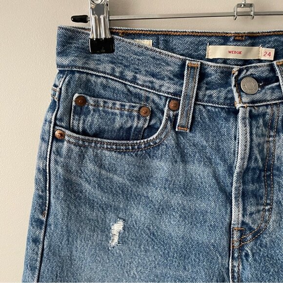 Levi’s Wedgie Icon Fit Truth Unfolds 24 - Picture 4 of 7